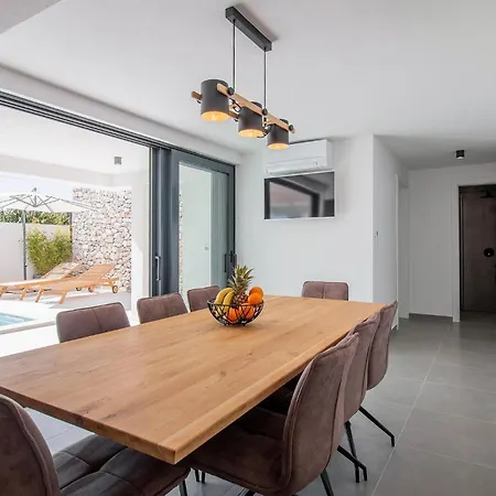 בית נופש Beautiful With Pool *