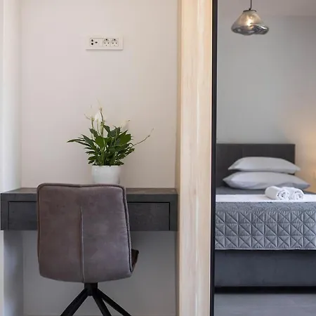 Beautiful With Pool Žman