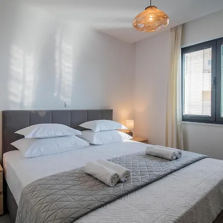 בית נופש Beautiful With Pool