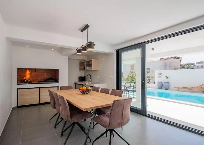 Beautiful With Pool * Žman