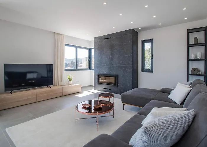 Beautiful With Pool * Žman