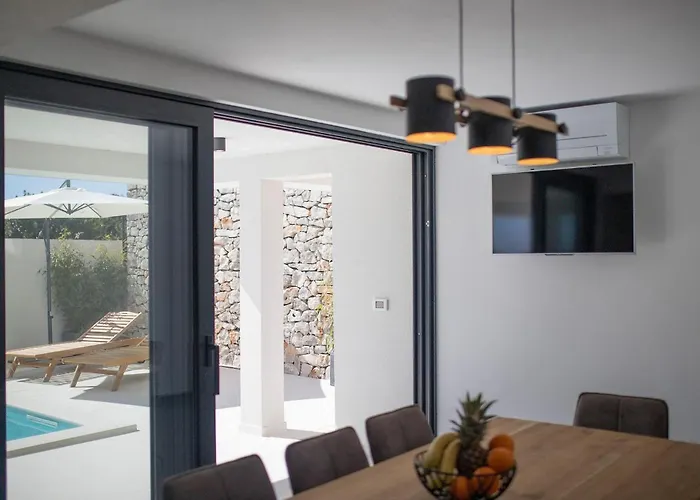 Casa vacanze Beautiful With Pool Žman