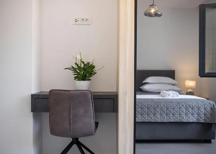 Beautiful With Pool Žman