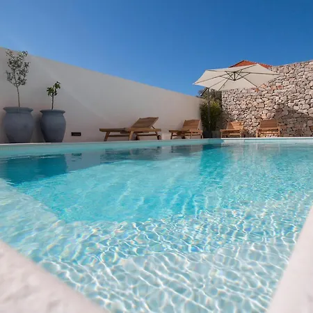 Beautiful With Pool 別荘 Žman