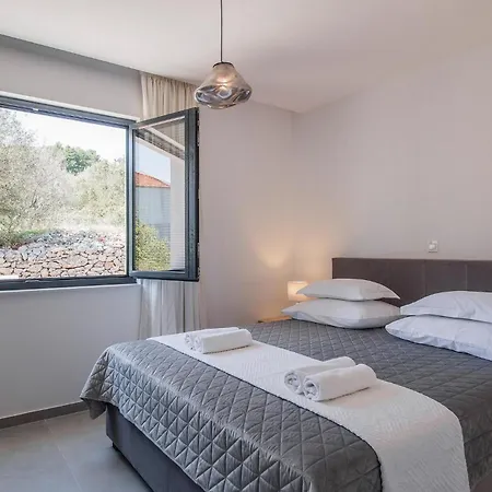 別荘 Beautiful With Pool Žman