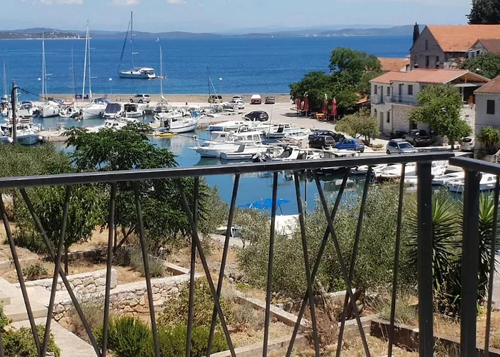 Beautiful With Pool Vikendica Zman