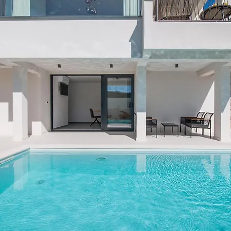 Beautiful With Pool 度假居