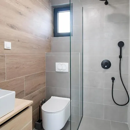 Beautiful With Pool *