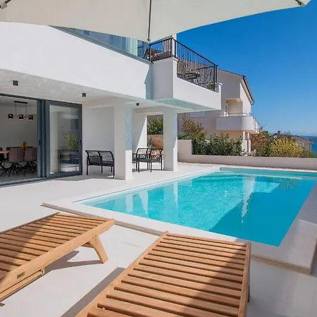 Beautiful With Pool * Žman