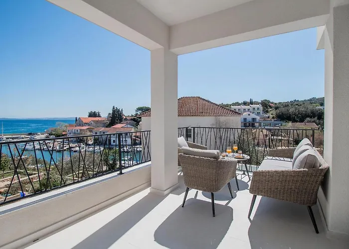 Beautiful With Pool Holiday home Zman