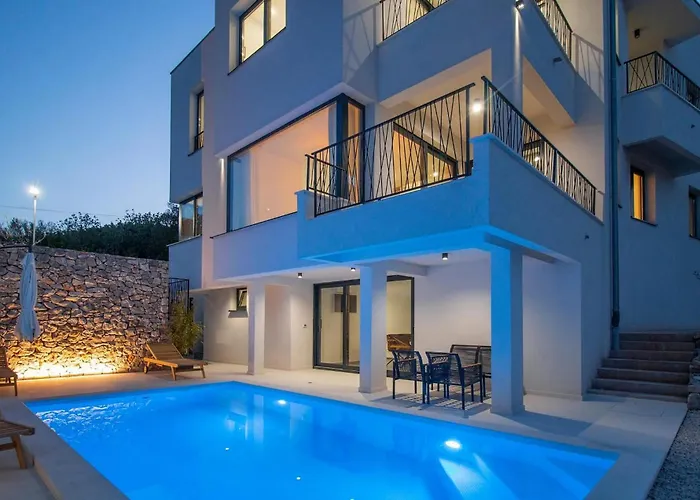 Holiday home Beautiful With Pool Zman