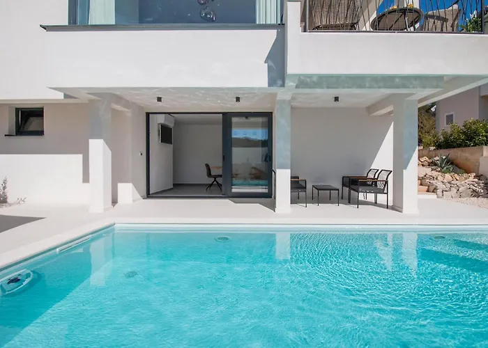 Beautiful With Pool Holiday home