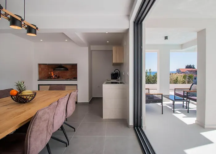 Beautiful With Pool Zman