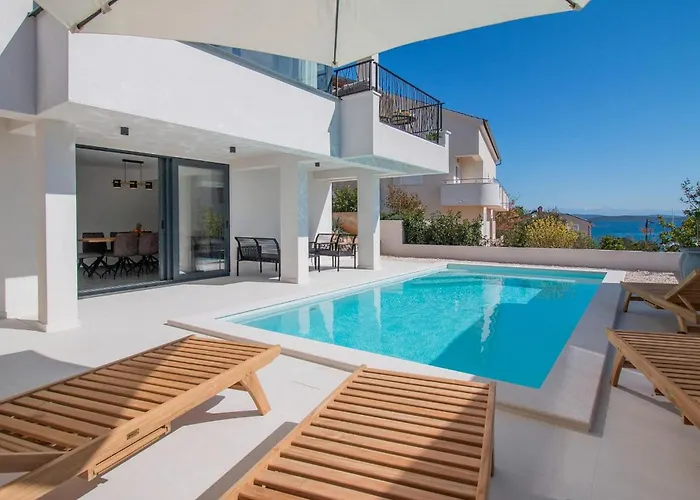 Beautiful With Pool * Zman